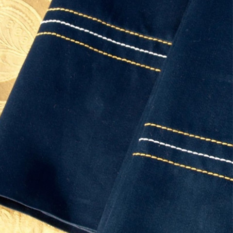 Contrasting Stitch