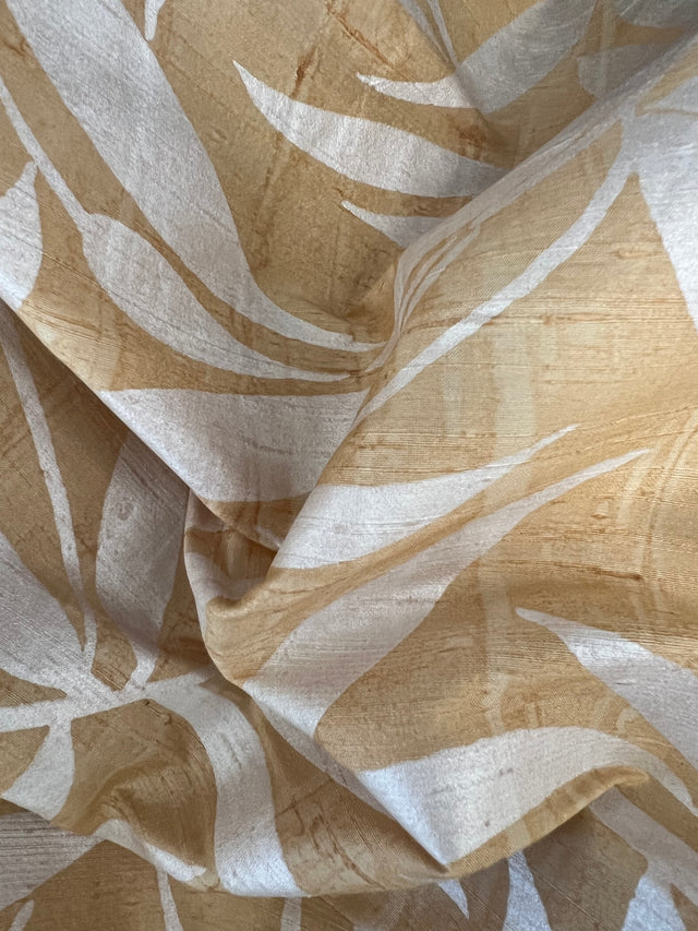 Pearl White Chia on Hand Marbleized Caramel Silk Dupioni