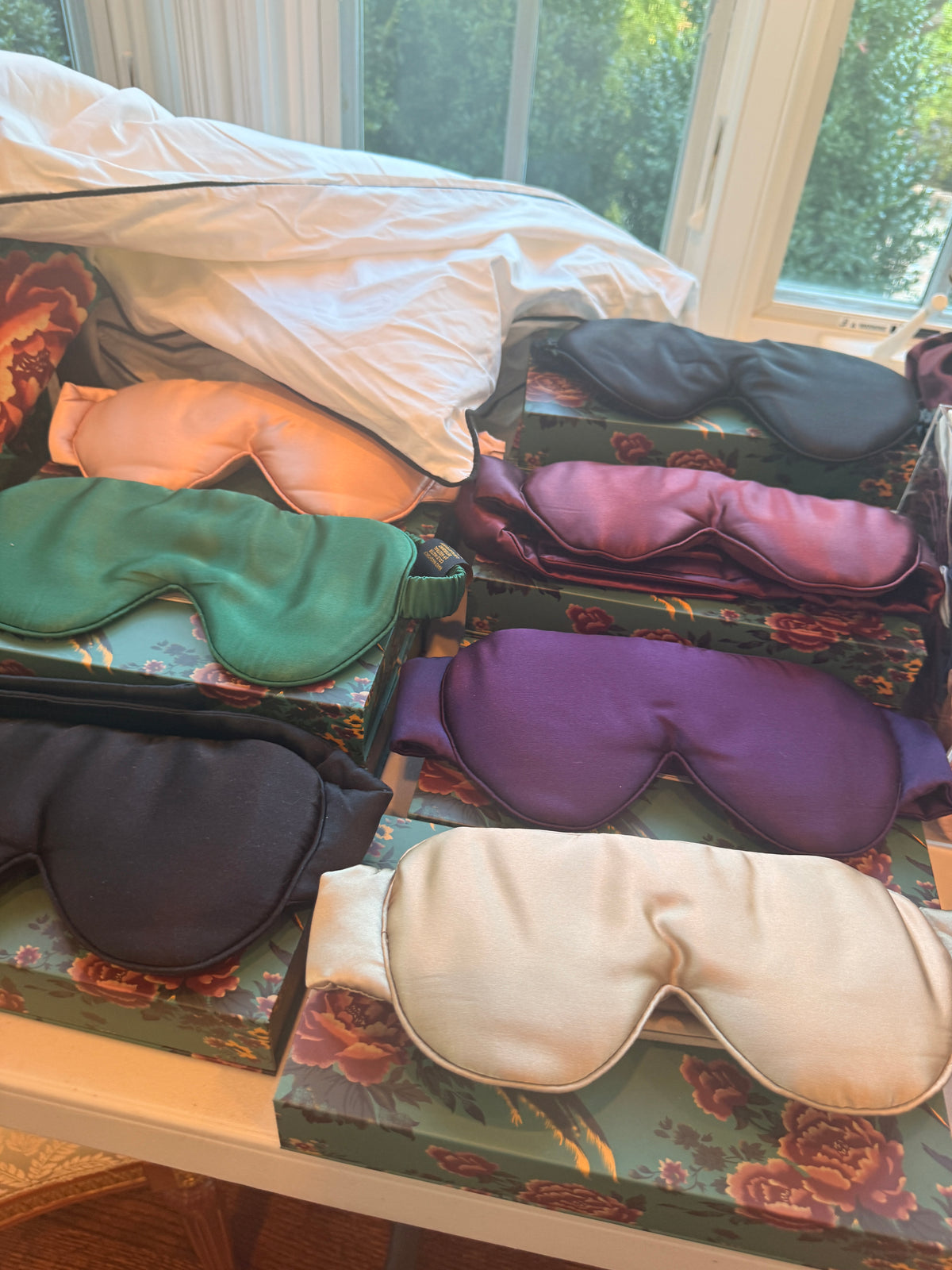Kearsley sells Kailu beautiful ethical high quality mulberry silk eye masks, throw blankets, duvets, pillowcases for hair and skin.  Great tor dry eye, menopause, heat regulation, breathble. 